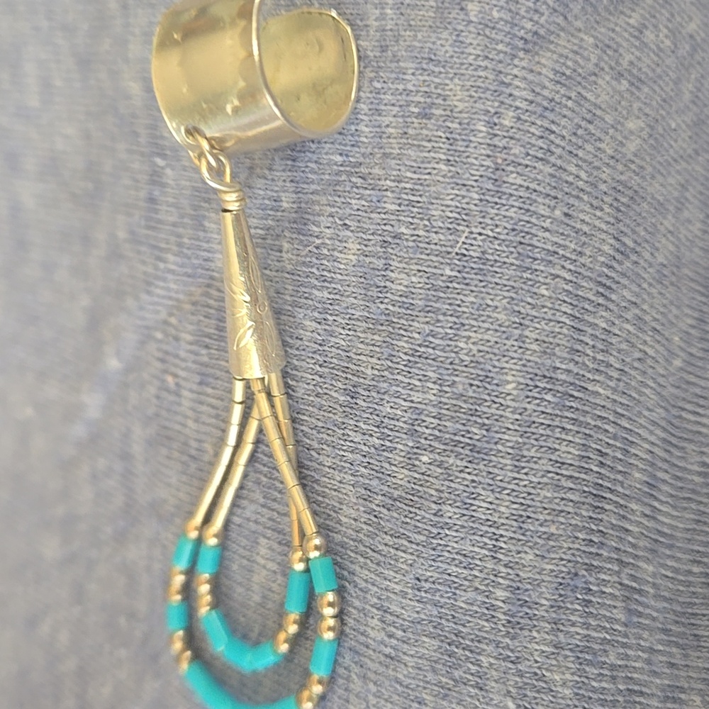 Vintage Southwestern, Sterling and Turquoise Bead Ear Cuff - Picture 5 of 5